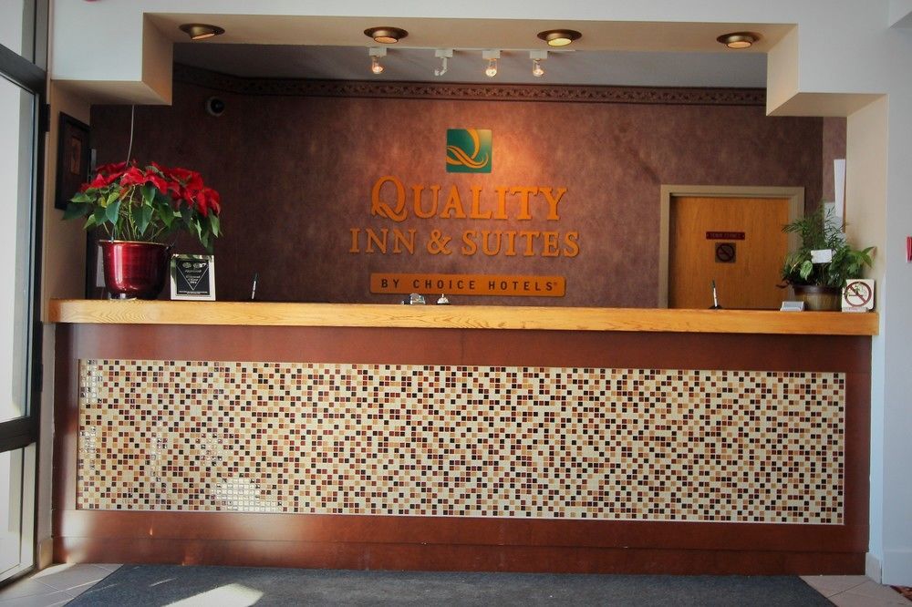Quality Inn & Suites Hawkesbury Exterior foto
